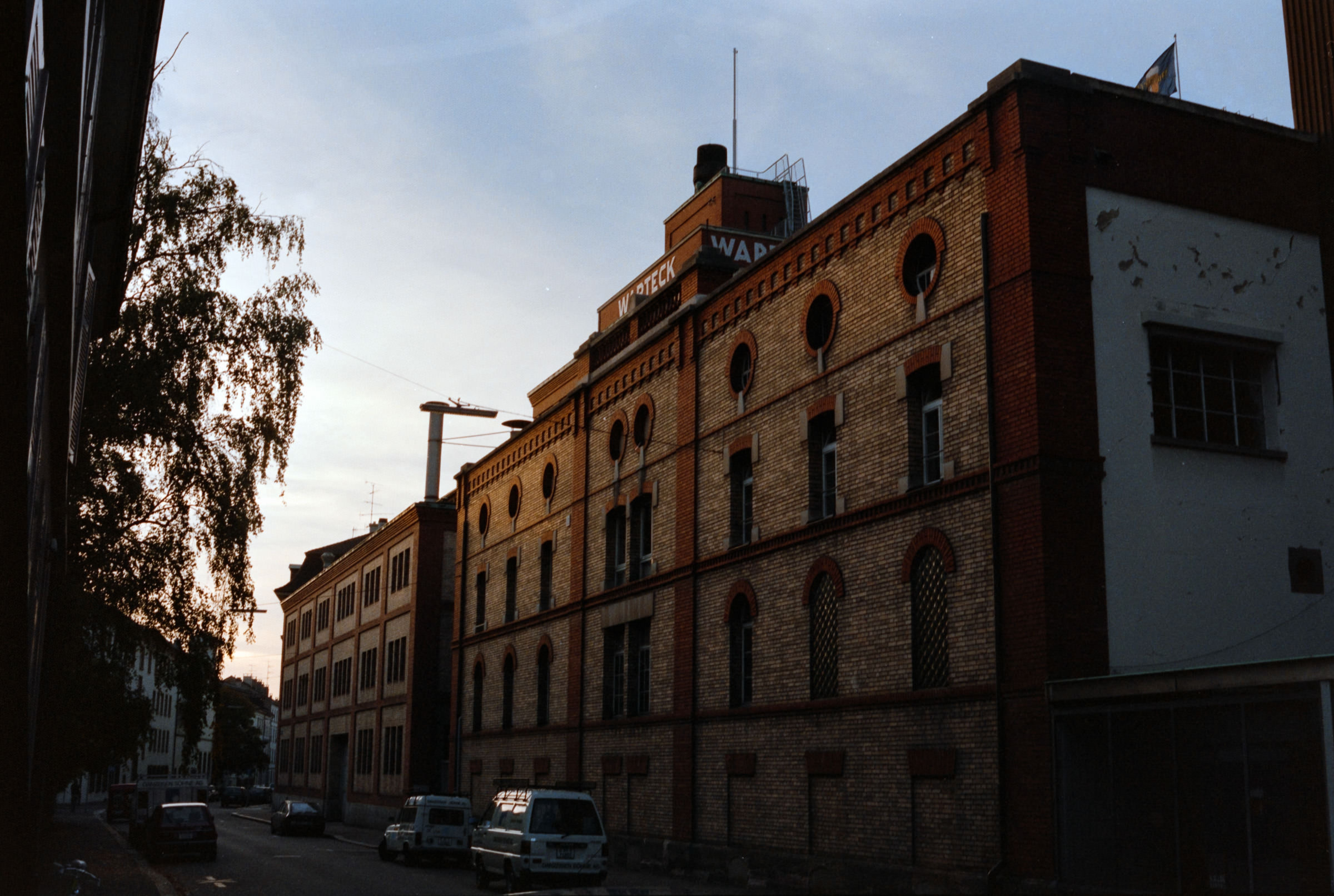 AHP F1990 09 008 sc240829 img21 NLP